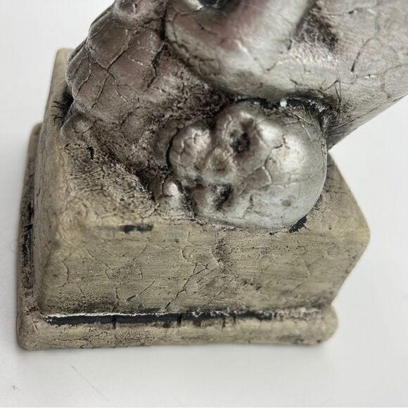 Greenbrier Halloween Black Glitter Raven Crow Bird on Silver Skull Statue - Picture 3 of 9